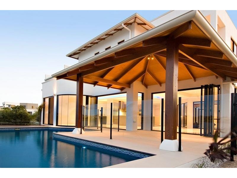 9 Majorca Place, Kawana Island QLD 4575