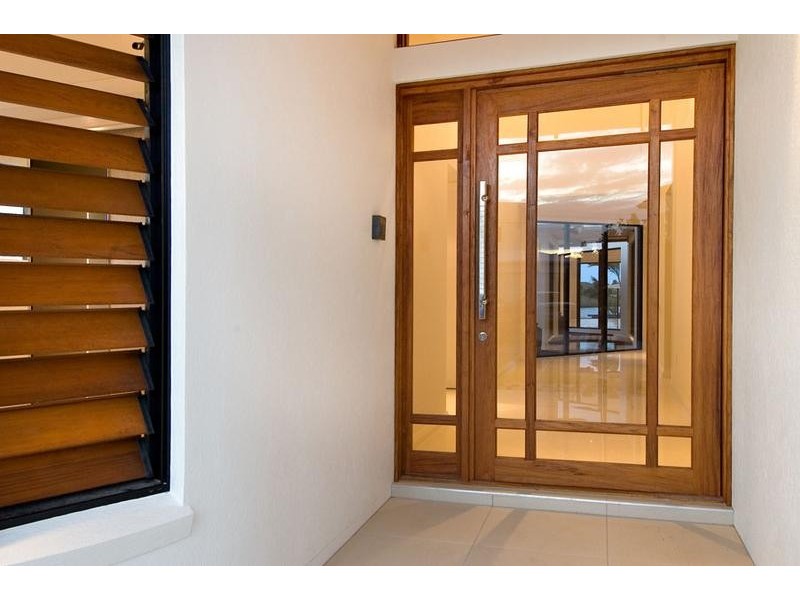 9 Majorca Place, Kawana Island QLD 4575