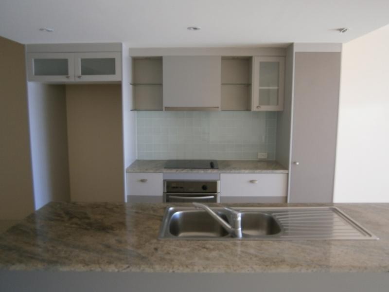 6/1 Grenada Way, Kawana Island QLD 4575