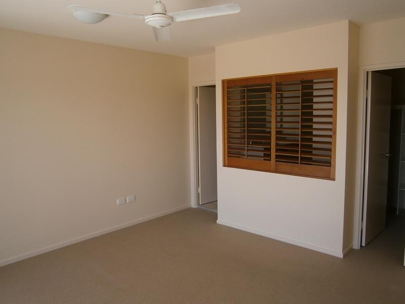 6/1 Grenada Way, Kawana Island QLD 4575