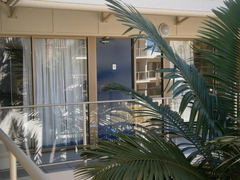 6/1 Grenada Way, Kawana Island QLD 4575