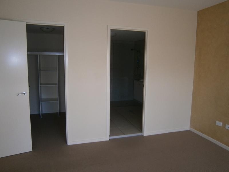 21/1 Grenada Way, Kawana Island QLD 4575