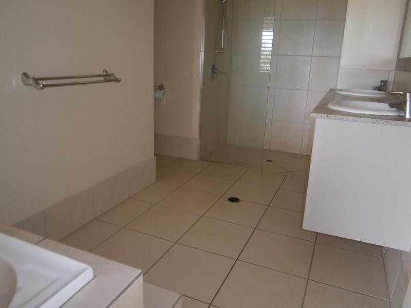 32/1 Grenada Way, Kawana Island QLD 4575