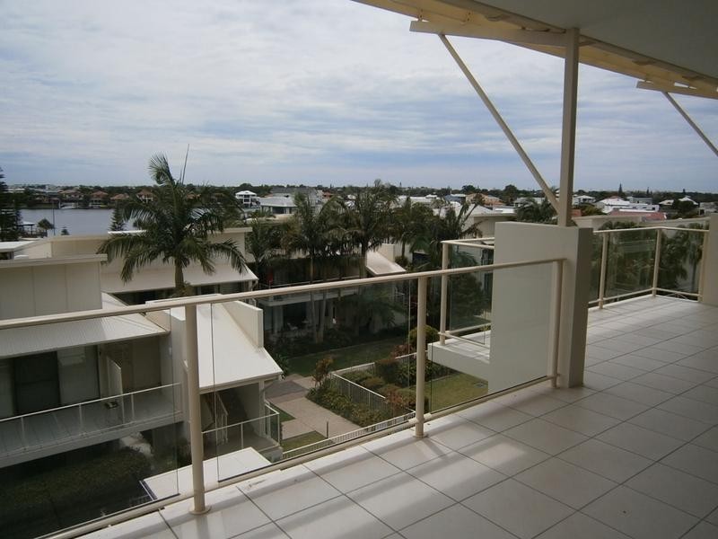 34/1 Grenada Way, Kawana Island QLD 4575