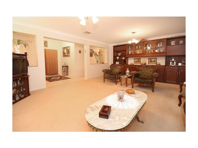 2 Grenada Way, Kawana Island QLD 4575