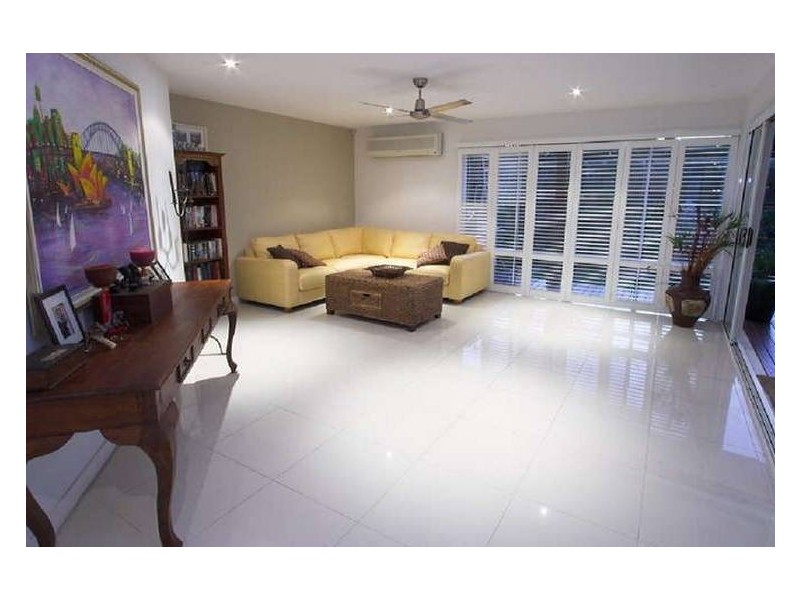 8 Komodo Court, Kawana Island QLD 4575