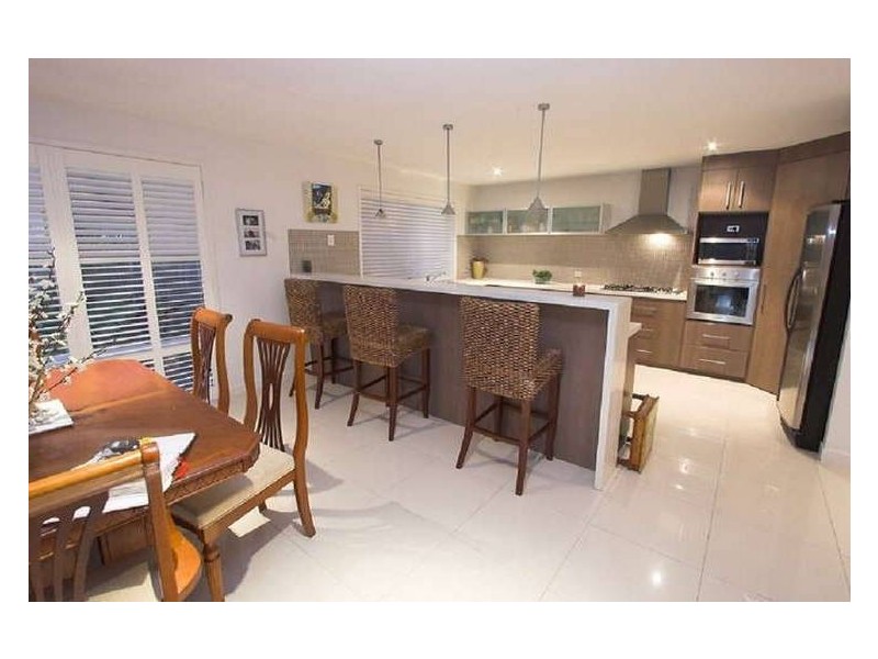 8 Komodo Court, Kawana Island QLD 4575