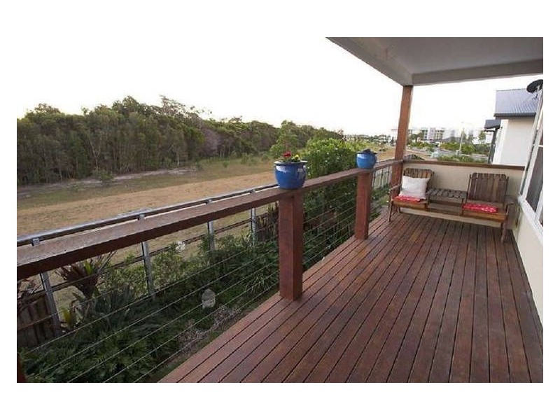 8 Komodo Court, Kawana Island QLD 4575