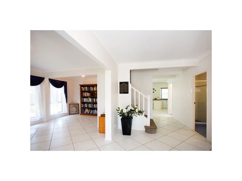 7 Oomoo Street, Buddina QLD 4575