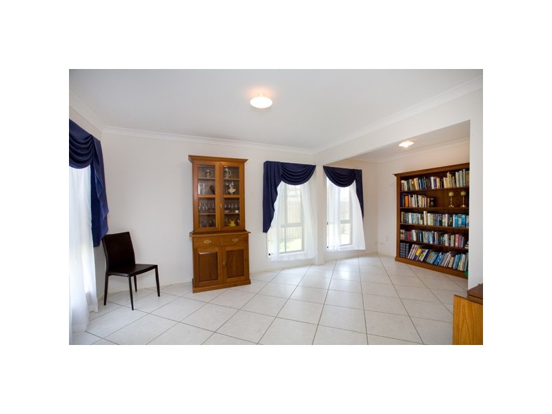 7 Oomoo Street, Buddina QLD 4575