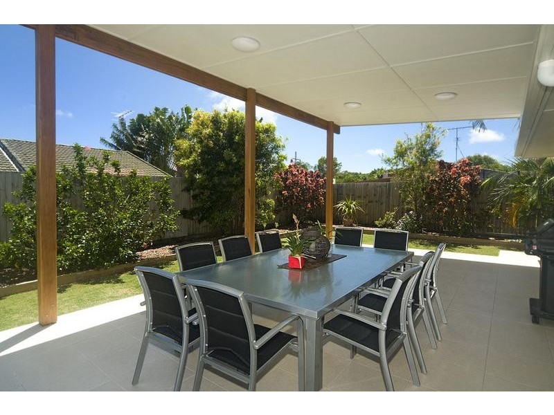 1 Coorabin Street, Warana QLD 4575