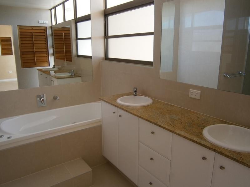 29/1 Grenada Way, Kawana Island QLD 4575