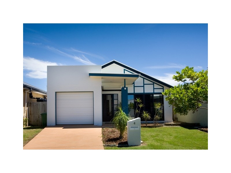 4 Abaco Street, Kawana Island QLD 4575