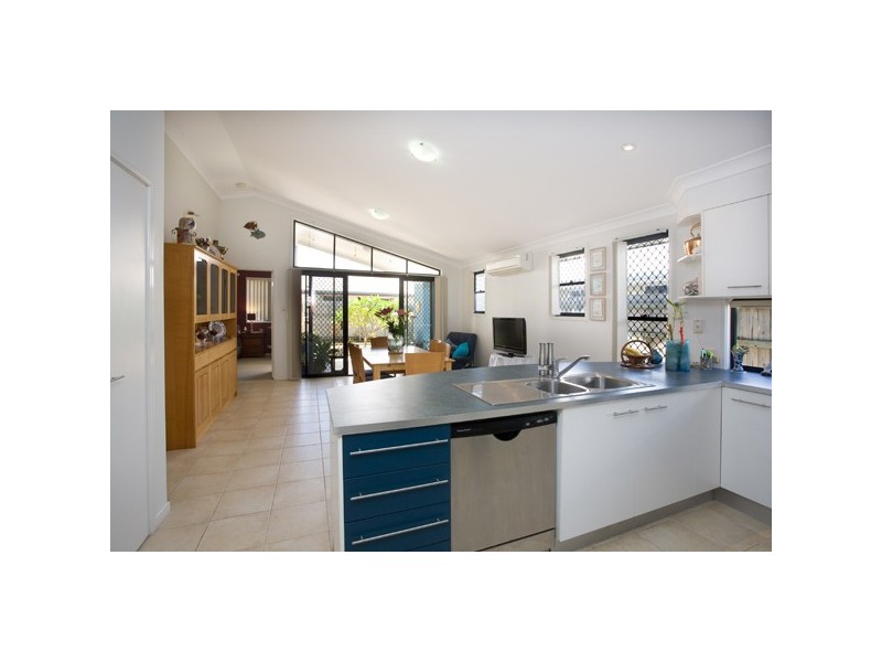 4 Abaco Street, Kawana Island QLD 4575