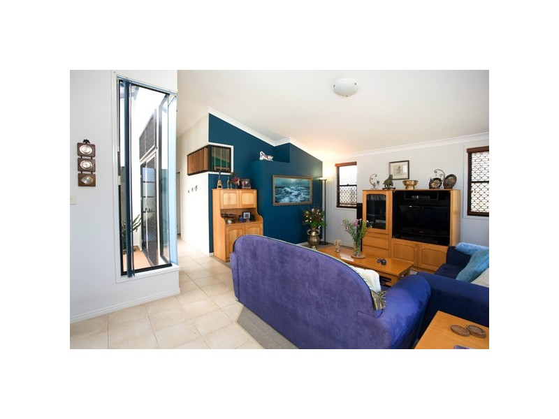 4 Abaco Street, Kawana Island QLD 4575