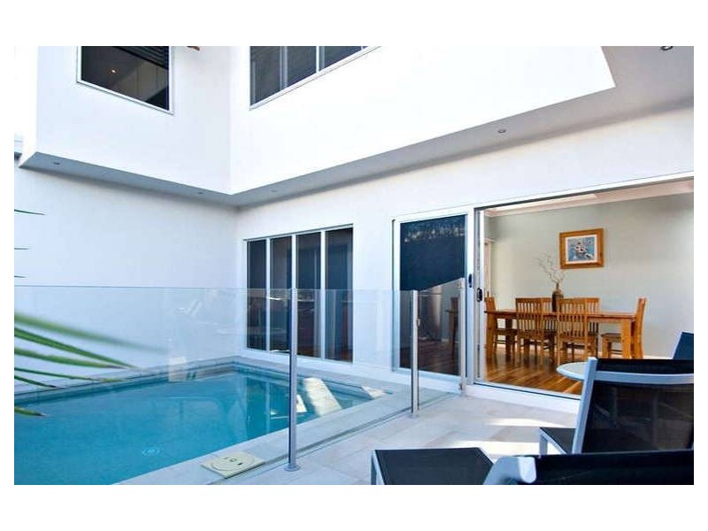 12 Castaway Court, Kawana Island QLD 4575