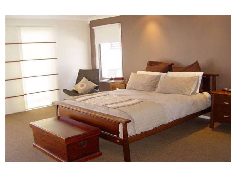 12 Castaway Court, Kawana Island QLD 4575