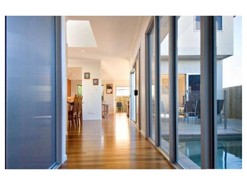 12 Castaway Court, Kawana Island QLD 4575