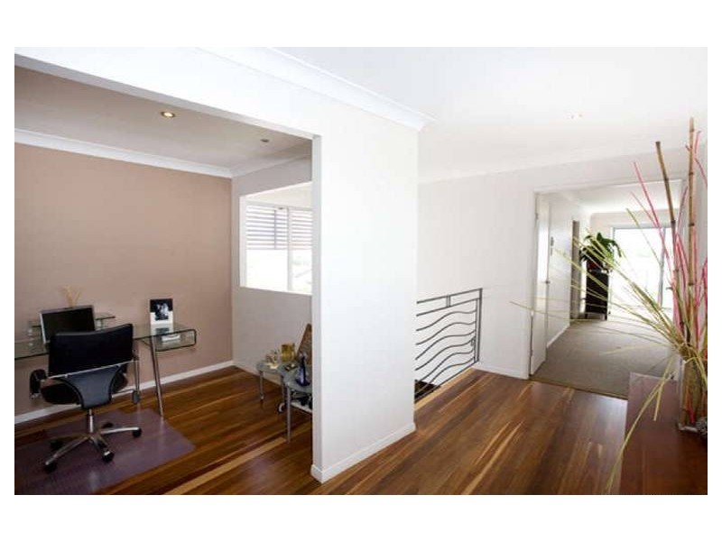 12 Castaway Court, Kawana Island QLD 4575