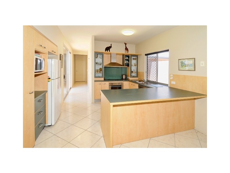 140/20 Grand Pde, Kawana Island QLD 4575