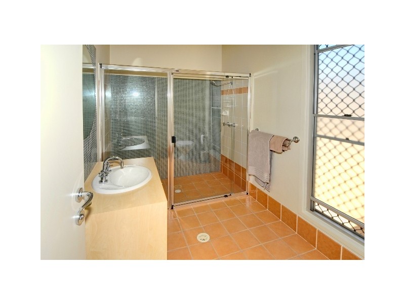 140/20 Grand Pde, Kawana Island QLD 4575