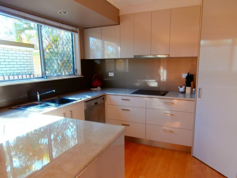 Warana QLD 4575