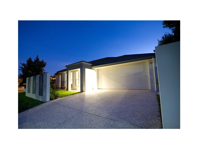 104 Grand Parade, Kawana Island QLD 4575