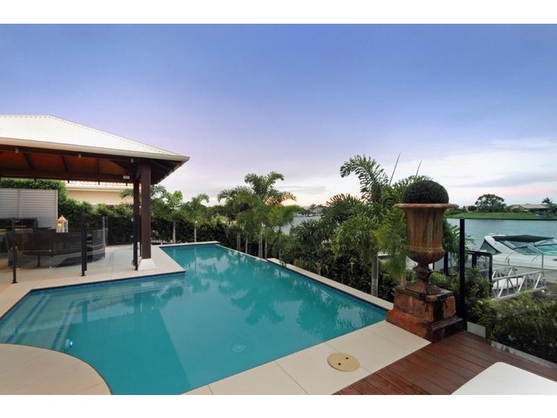 9 Majorca Place, Kawana Island QLD 4575