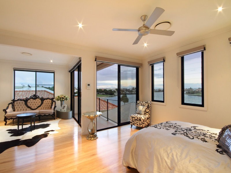 9 Majorca Place, Kawana Island QLD 4575