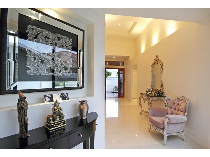 9 Majorca Place, Kawana Island QLD 4575