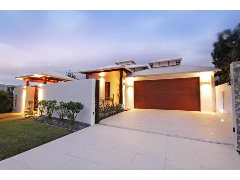 9 Majorca Place, Kawana Island QLD 4575