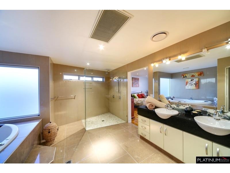 3 Oak Court, Minyama QLD 4575