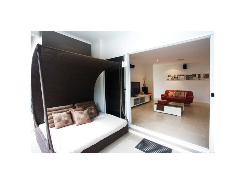 130 Grand Pde, Kawana Island QLD 4575