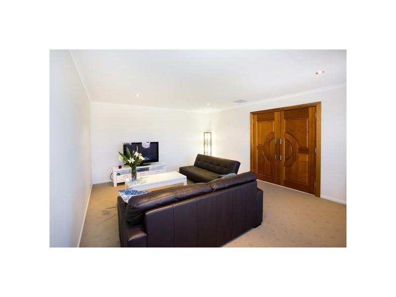 4 Reef Court, Birtinya QLD 4575