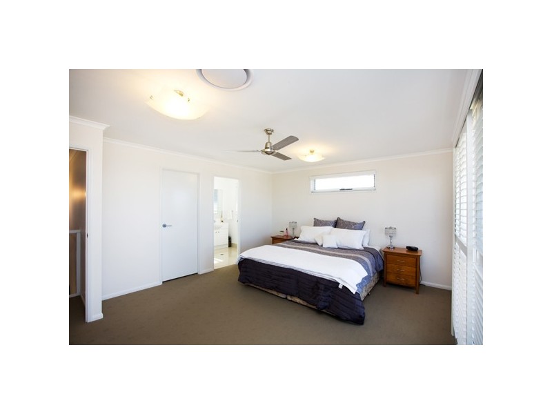 4 Reef Court, Birtinya QLD 4575