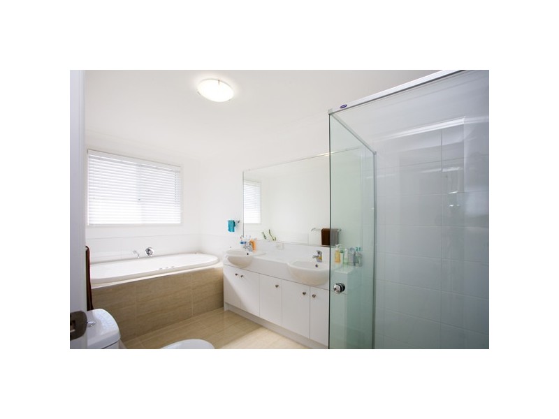 4 Reef Court, Birtinya QLD 4575