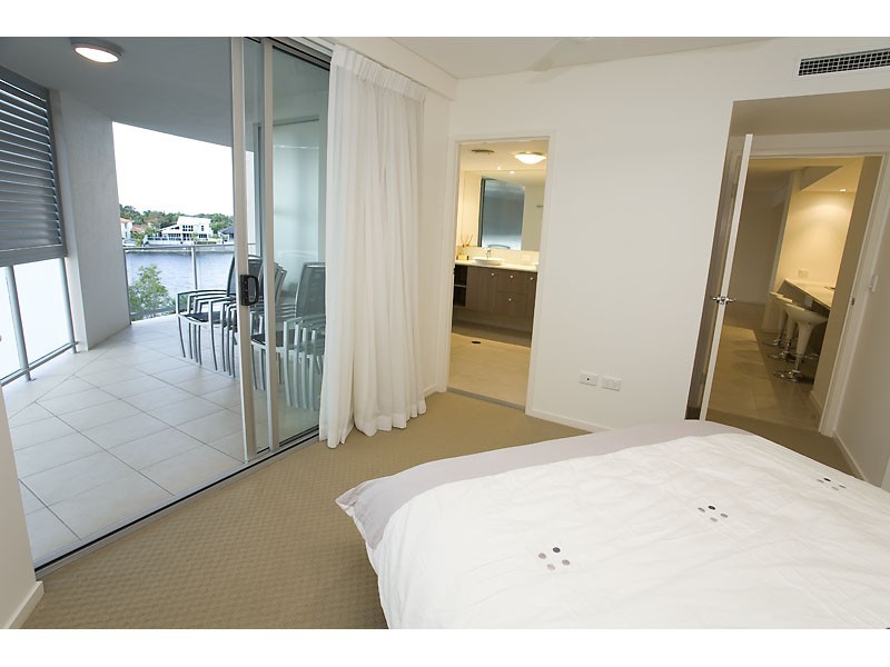 55/7 Grand Parade, Kawana Island QLD 4575