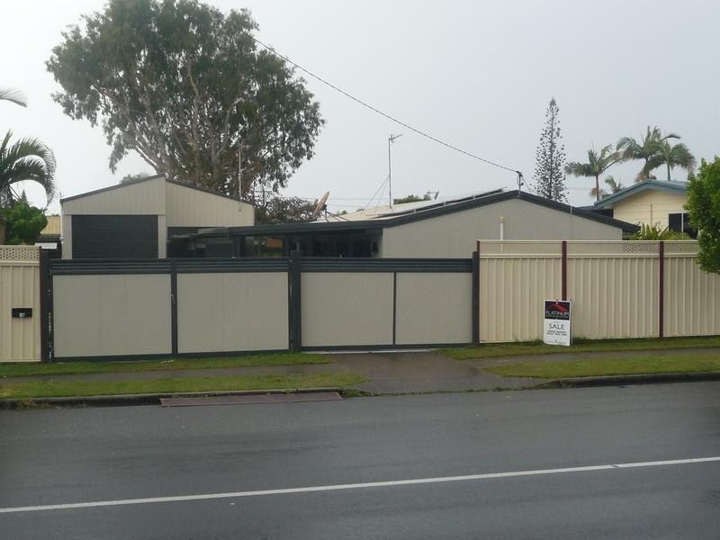 67 Nicklin Way, Warana QLD 4575