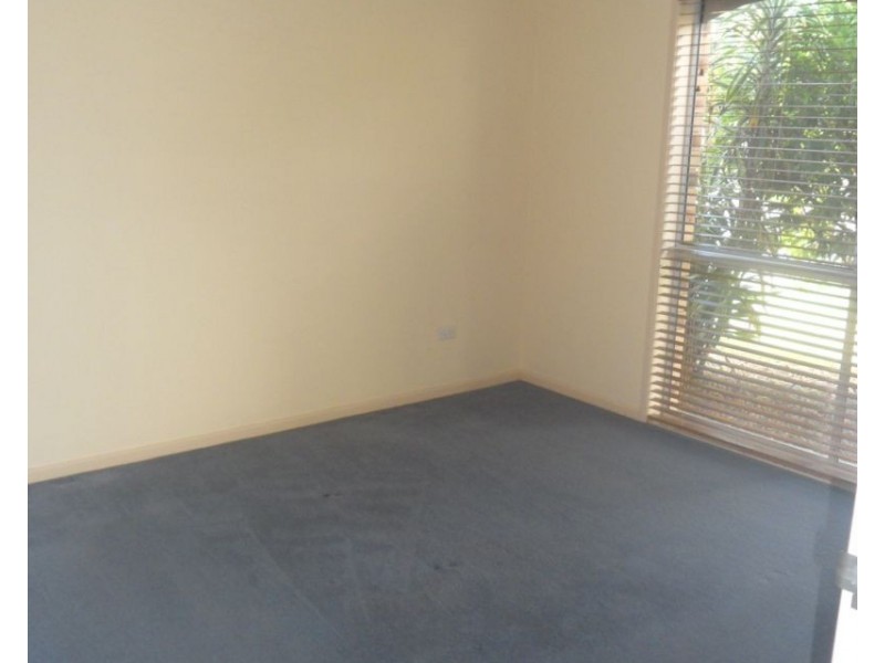 31 Ilaroo Crescent, Warana QLD 4575