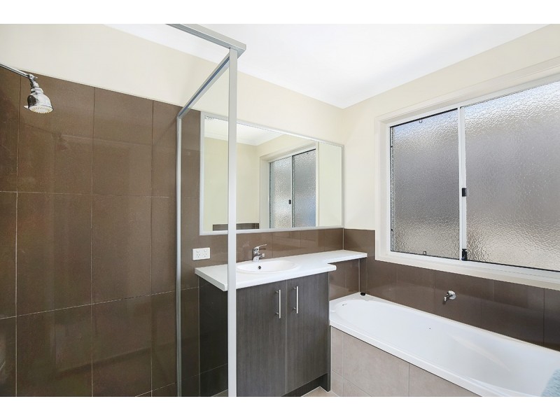 13 Riverstone Crescent, Meridan Plains QLD 4551