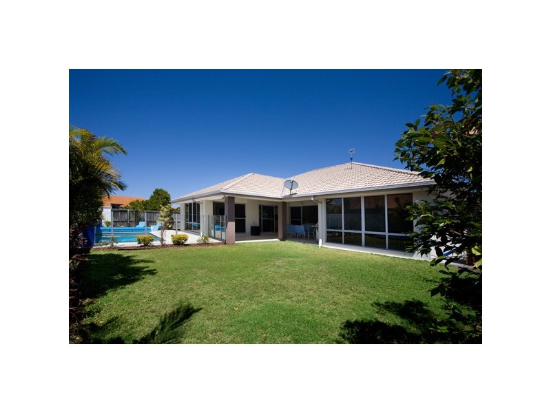 1 Whitsunday Street, Kawana Island QLD 4575