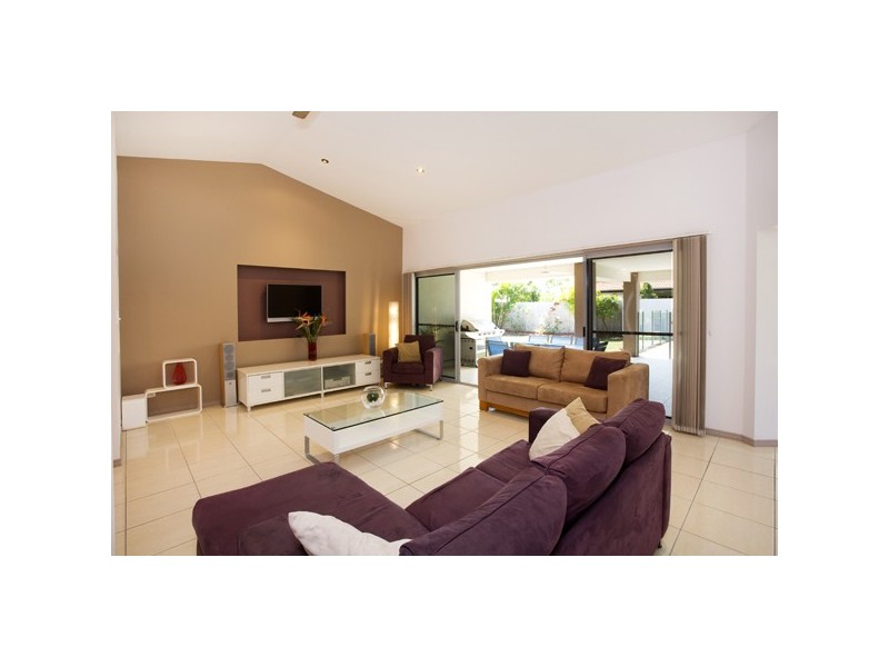 1 Whitsunday Street, Kawana Island QLD 4575