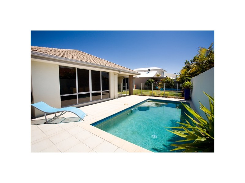 1 Whitsunday Street, Kawana Island QLD 4575