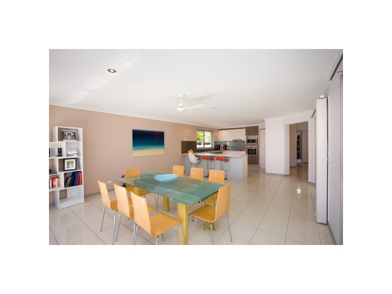 1 Whitsunday Street, Kawana Island QLD 4575