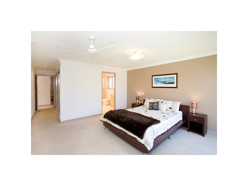 1 Whitsunday Street, Kawana Island QLD 4575