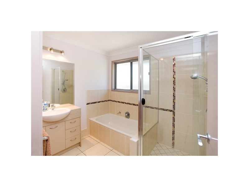 1 Whitsunday Street, Kawana Island QLD 4575