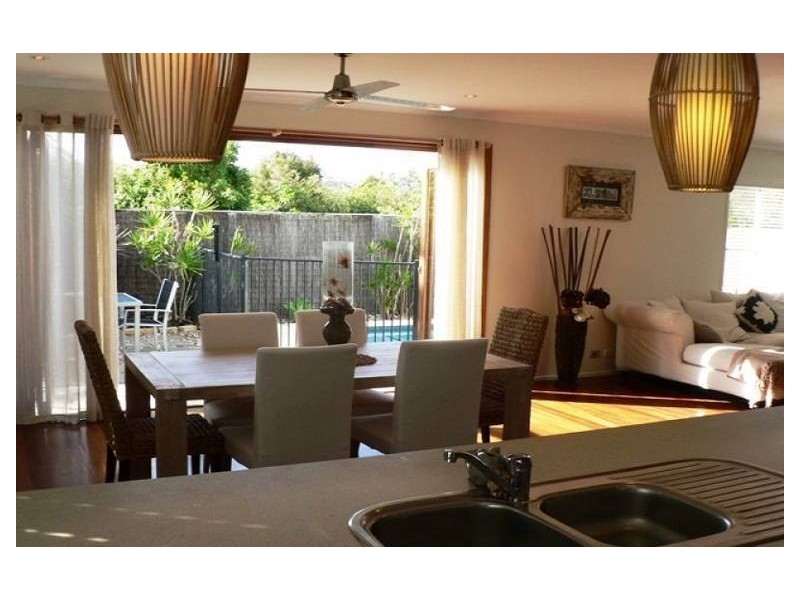 6 Margarita Court, Kawana Island QLD 4575