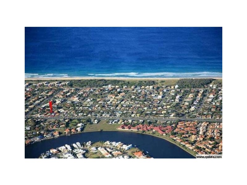 69 Nicklin Way, Warana QLD 4575