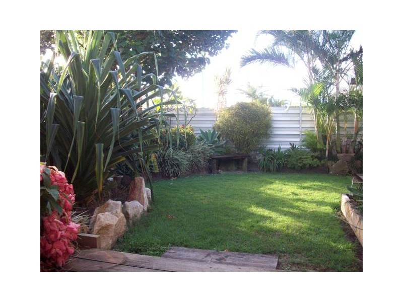 69 Nicklin Way, Warana QLD 4575