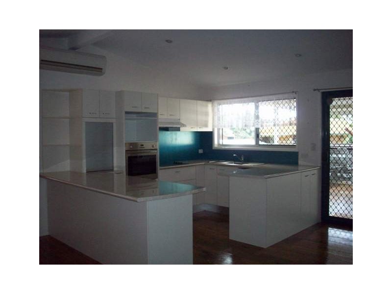 69 Nicklin Way, Warana QLD 4575